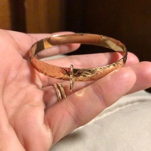 14k gold filled 7mm size 7 Hawaiian bangle